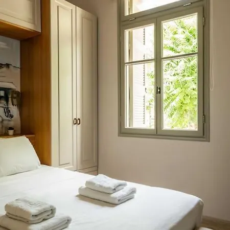 Historic In The Shadow Of The Acropolis Apartment *