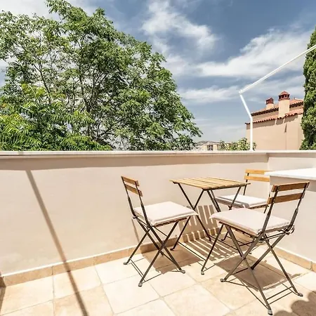 Apartment Historic In The Shadow Of The Acropolis *